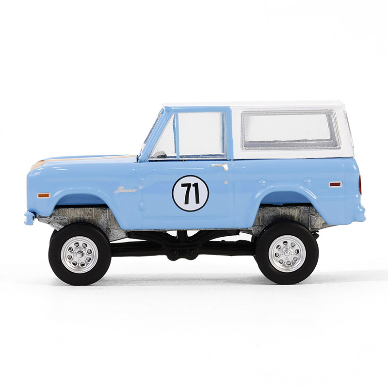 Bronco Custom SUV