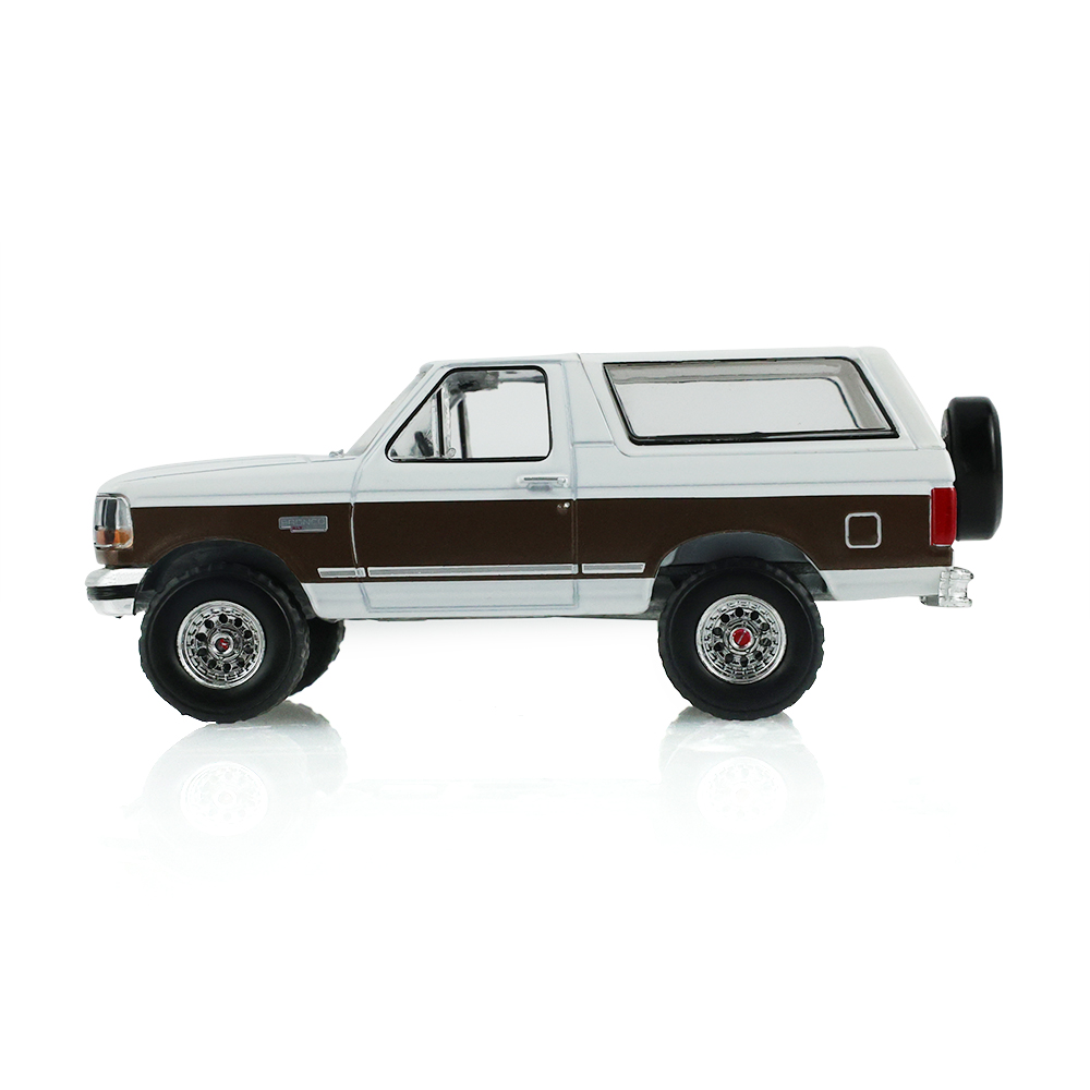 1993 Ford Bronco XLT – Oxford White and Medium Mocha Metallic