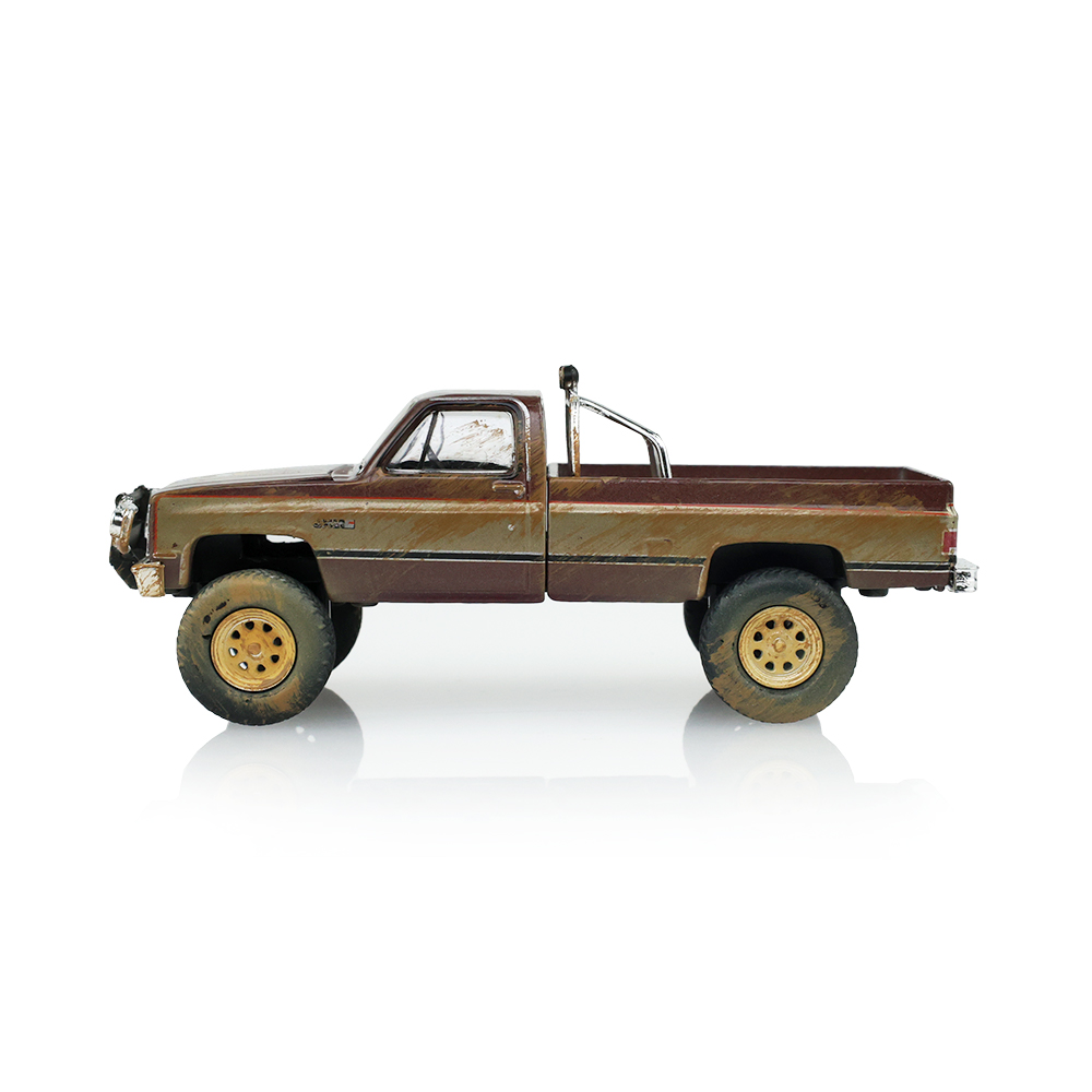 Fall Guy Stuntman Association - 1982 GMC K-2500 Sierra Grande Wideside (Dirty Version) Solid Pack