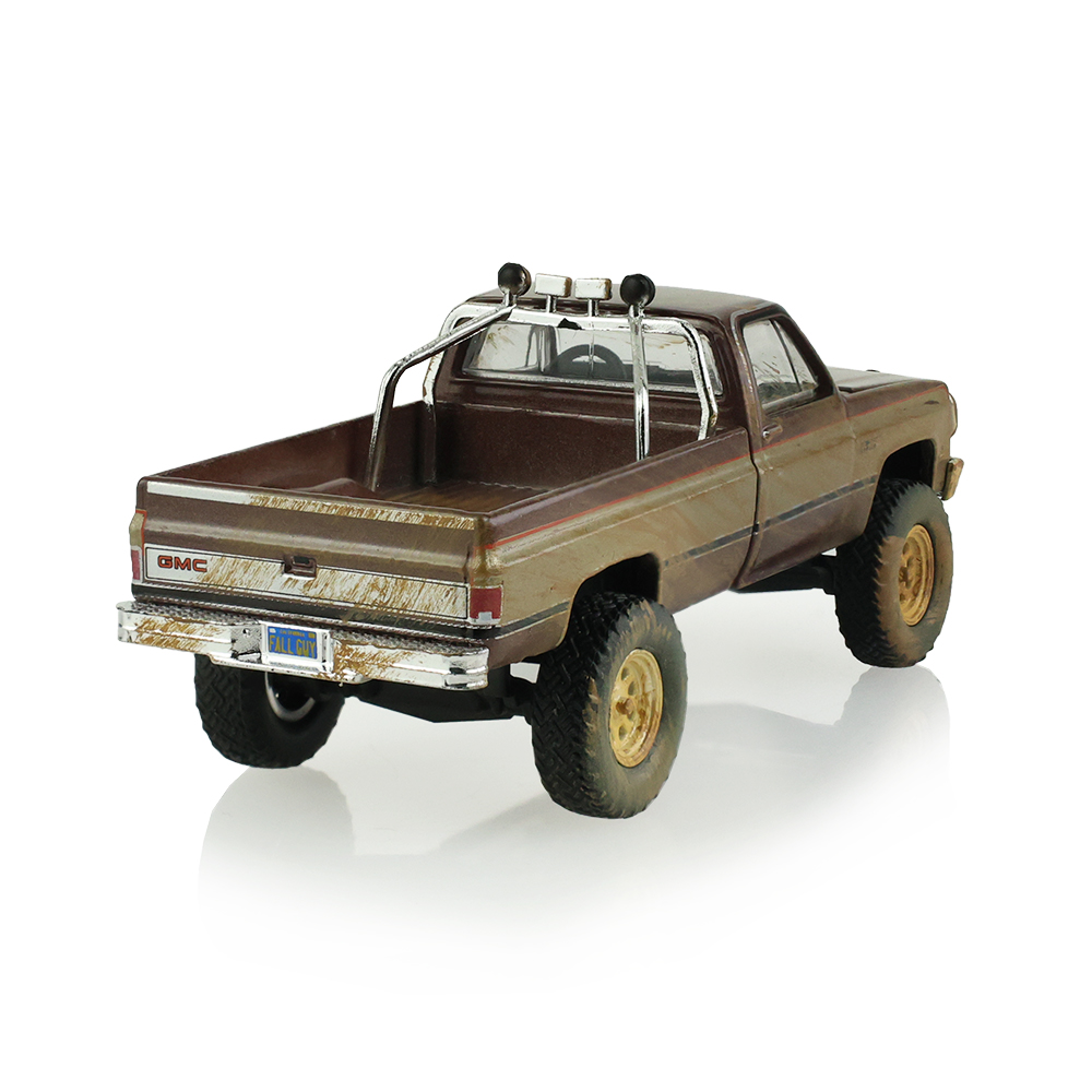 Fall Guy Stuntman Association - 1982 GMC K-2500 Sierra Grande Wideside (Dirty Version) Solid Pack