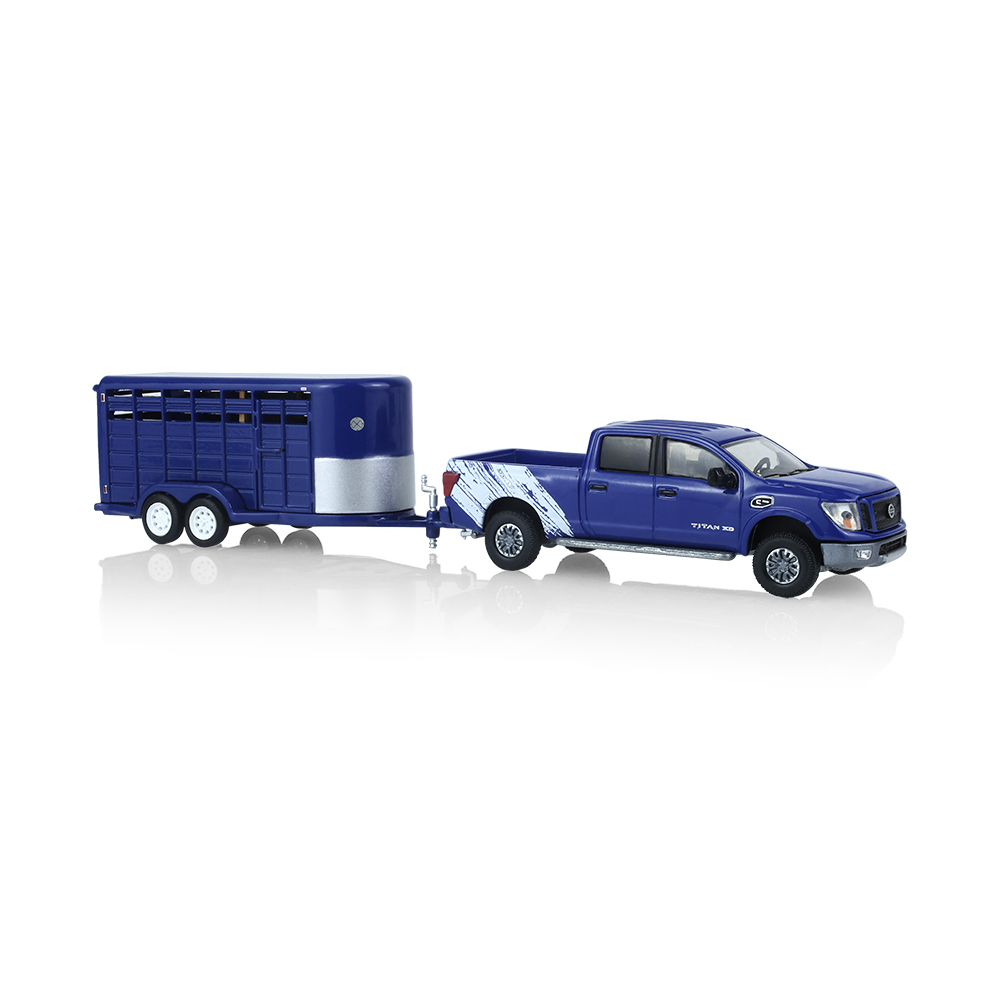 2018 Nissan Titan XD Pro‐4X ‐ Custom Deep Blue Pearl with Livestock Trailer